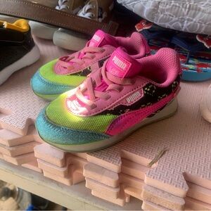 Baby’s pumas shoes